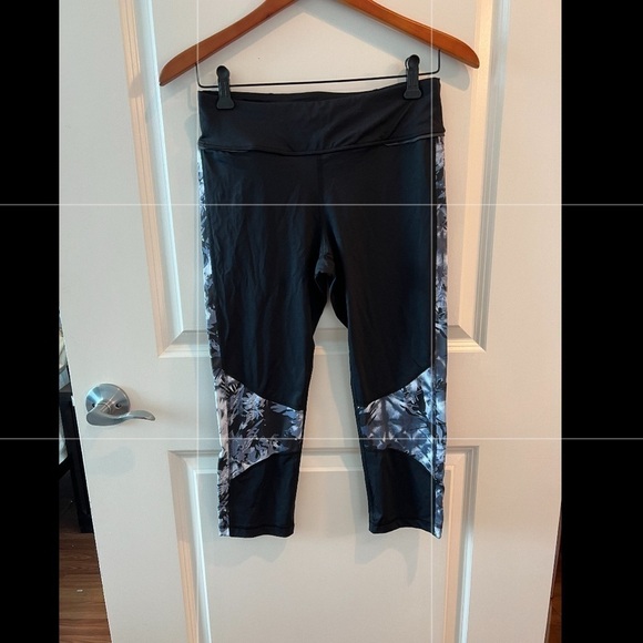 ALALA Palm Shadow Print Blocked Crop Active Workout Leggings - Picture 2 of 16